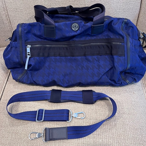 Lululemon Weekend Warriors Bag - Picture 5 of 10